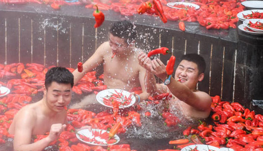 مسابقه خوردن فلفل قرمز در چین