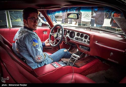 نمایش خودروهای کلاسیک در لاهیجان