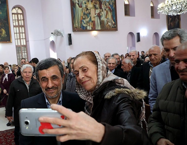 احمدی-نژاد+کلیسا