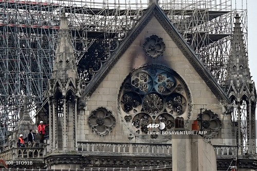 کلیسای نوتردام پاریس پس از آتش سوزی