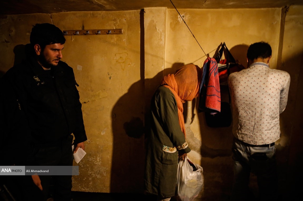 ۳۷ خانه مجردی در شرق تهران پلمب شد+عکس  و فیلم