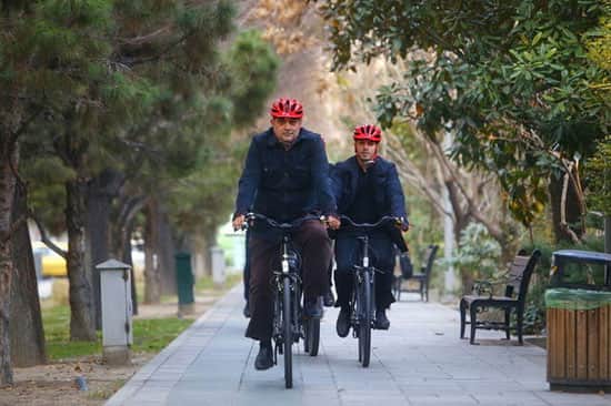 شهردار تهران با دوچرخه به شهرداری رفت