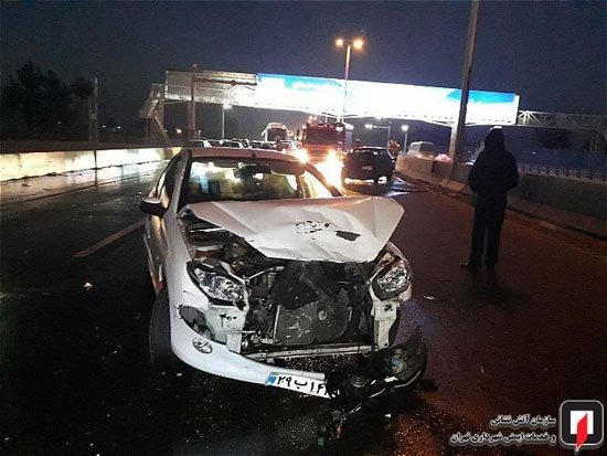 تصادف سنگین ۶ خودرو در آزادراه قم - تهران