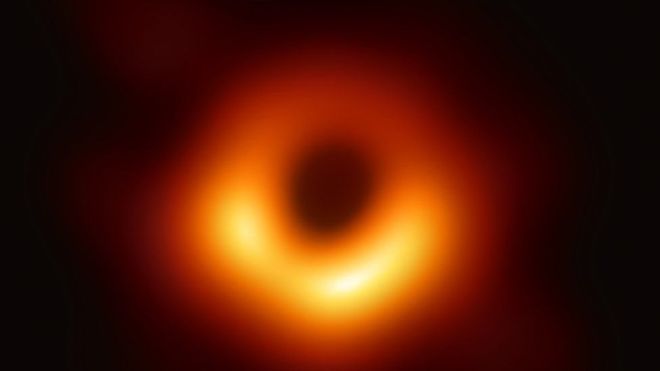 اولین عکس از یک سیاهچاله منتشر شد